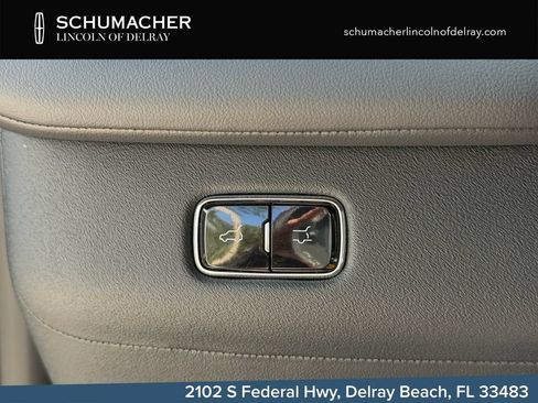 New 2026 Lincoln Navigator Reserve w/ Jet Appearance Package AWD/4WD image 22
