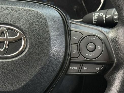 Used 2025 Toyota RAV4 XLE w/ Convenience Package FWD image 15