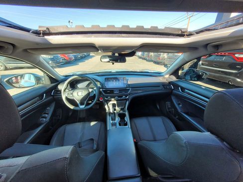 Used 2018 Honda Accord EX image 6