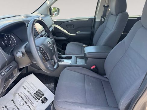 Used 2022 Nissan Frontier S w/ Technology Package AWD/4WD image 9
