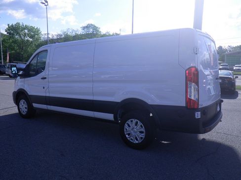 Used 2024 Ford Transit 250 Low Roof RWD image 4