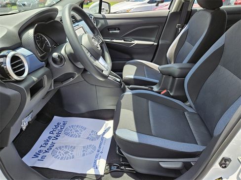 New 2025 Nissan Versa SV image 4