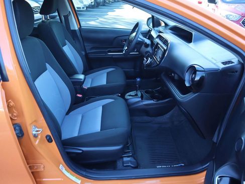 Used 2018 Toyota Prius C Two image 16