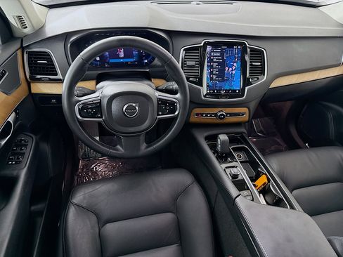 Used 2024 Volvo XC90 B5 Plus image 17