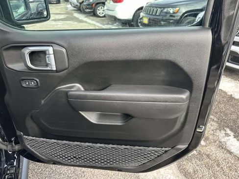 Certified 2023 Jeep Wrangler Willys image 25