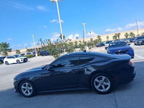 Used 2024 Ford Mustang Coupe RWD image 3