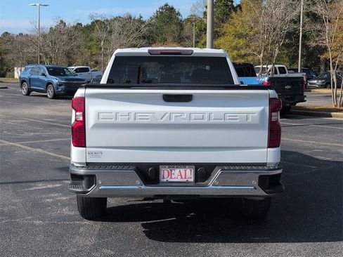 Used 2020 Chevrolet Silverado 1500 LT w/ Convenience Package image 4