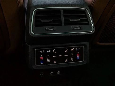 Certified 2022 Audi e-tron Premium Plus w/ Premium Plus Package image 19