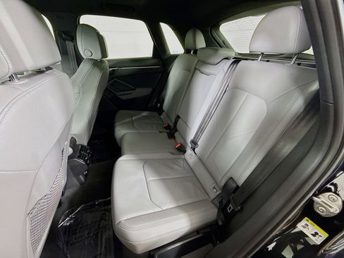 Certified 2025 Audi Q3 2.0T Premium w/ Convenience Package image 20
