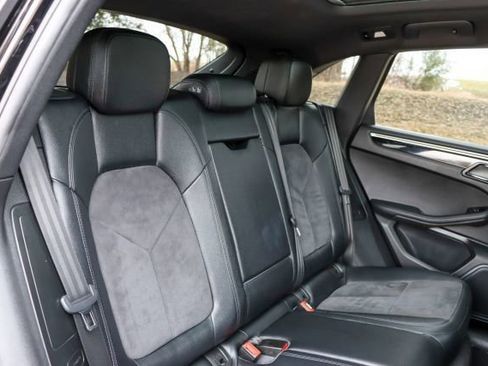 Used 2017 Porsche Macan S image 19