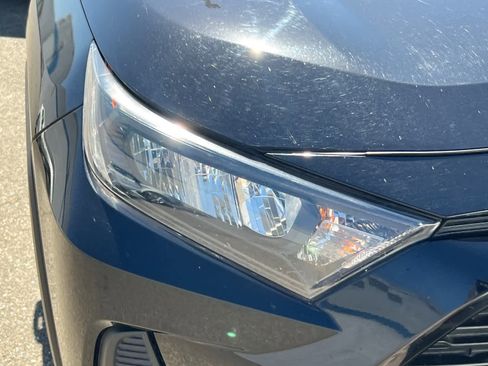 Used 2022 Toyota RAV4 LE AWD/4WD image 14