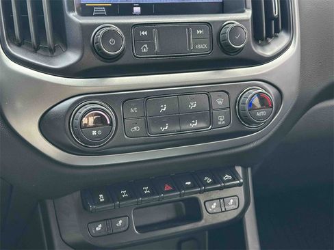 Used 2022 Chevrolet Colorado ZR2 image 32