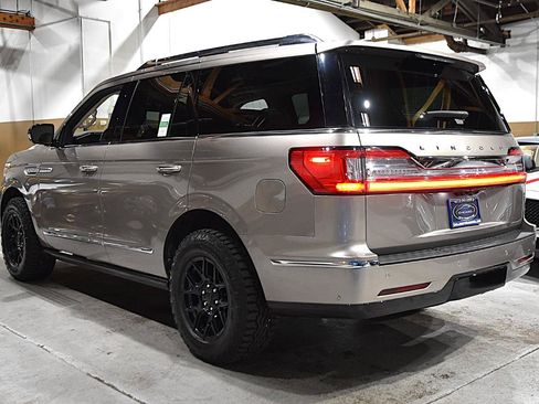 Used 2019 Lincoln Navigator Reserve AWD/4WD image 10