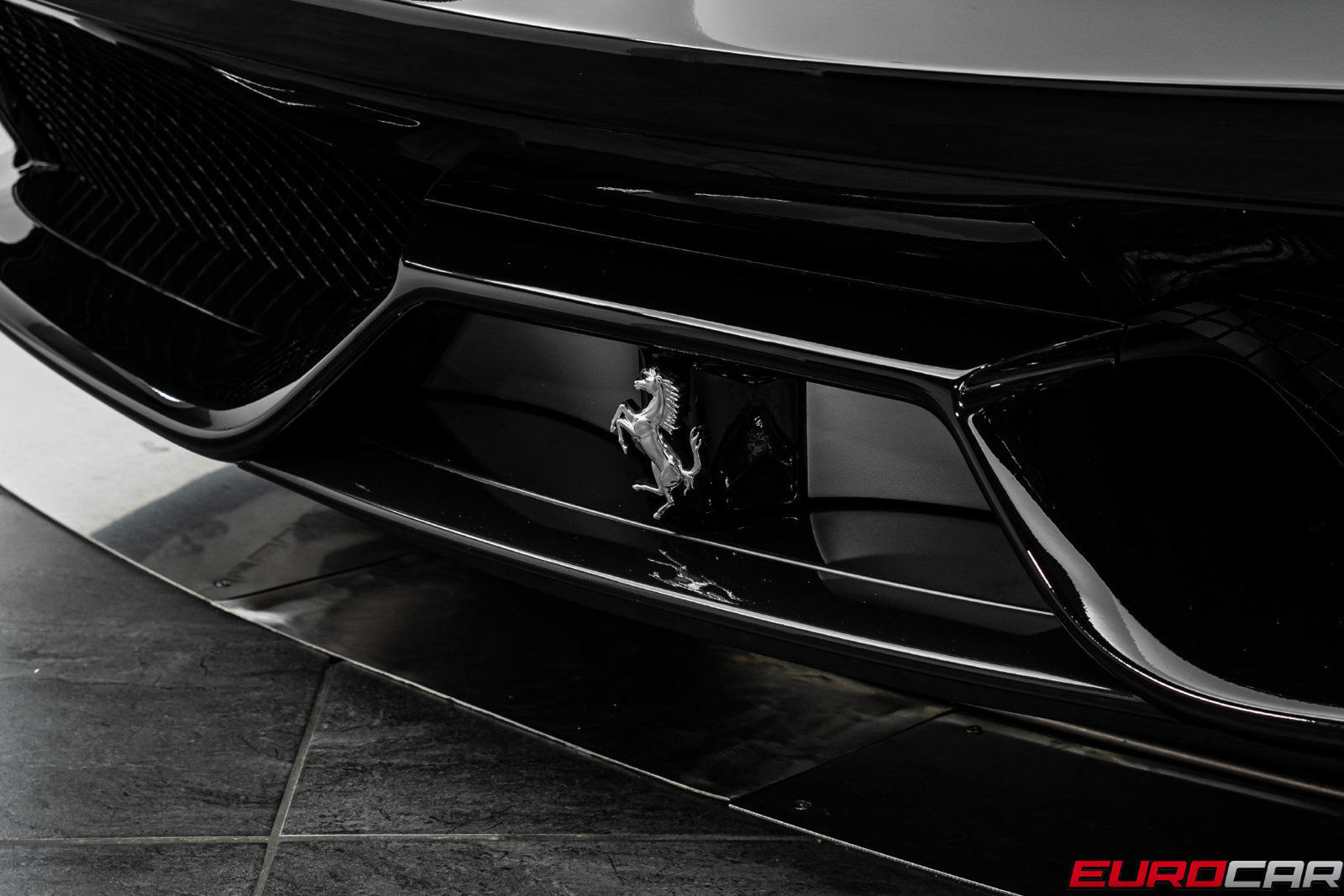 Used 2015 Ferrari 458 Speciale Coupe RWD image 13
