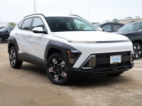 New 2025 Hyundai Kona SEL image 2