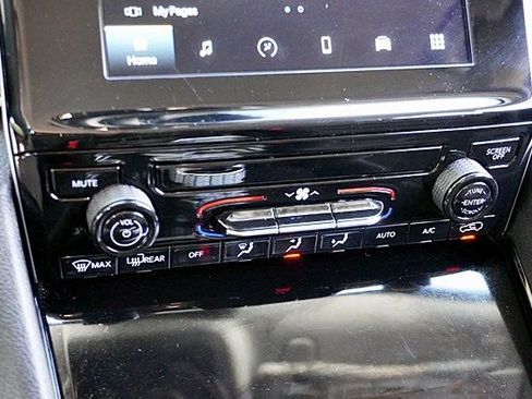 Certified 2023 Jeep Grand Cherokee Laredo RWD image 28