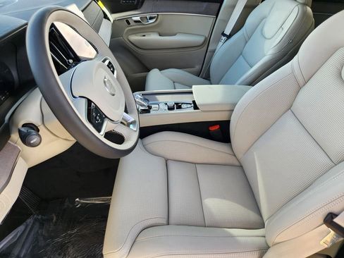 New 2026 Volvo XC90 T8 Ultra w/ Protection Package Premier image 3