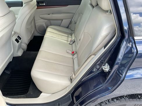 Used 2014 Subaru Outback 2.5i Limited w/ Moonroof Package image 10