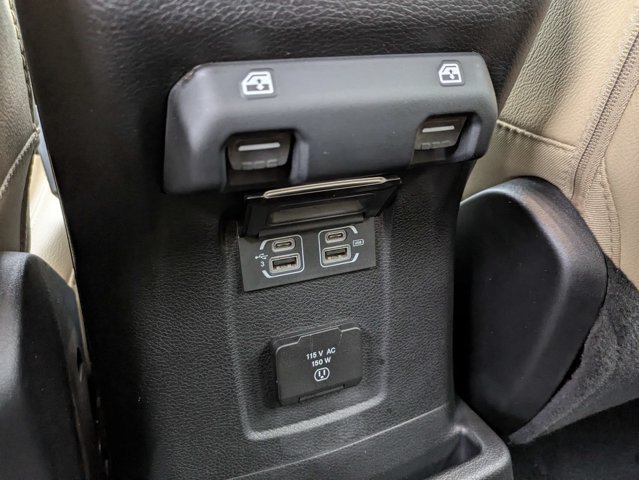 Used 2019 Jeep Wrangler Unlimited Sahara AWD/4WD image 14