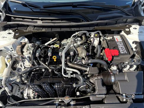 Used 2025 Nissan Altima 2.5 SV FWD image 32