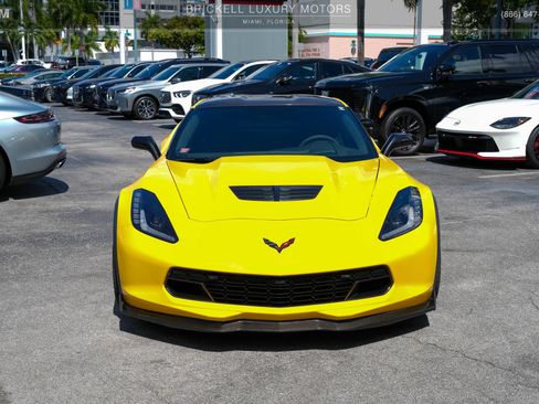 Used 2015 Chevrolet Corvette Z06 w/ 3LZ Preferred Equipment Group RWD image 2