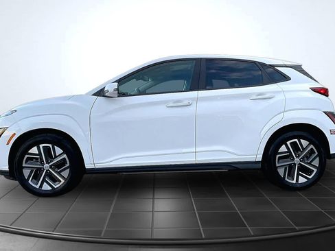Used 2023 Hyundai Kona SEL FWD image 3