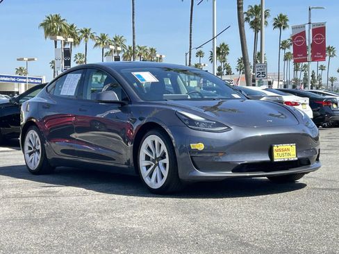 Used 2021 Tesla Model 3 Standard Range Plus image 5