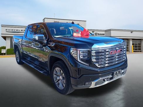 Used 2023 GMC Sierra 1500 Denali AWD/4WD image 3