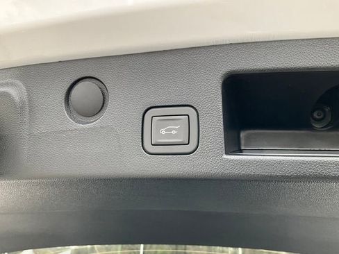 New 2026 Chevrolet Equinox LT w/ Convenience Package II image 16