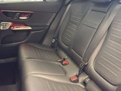 Used 2025 Mercedes-Benz GLC 350e 4MATIC image 31