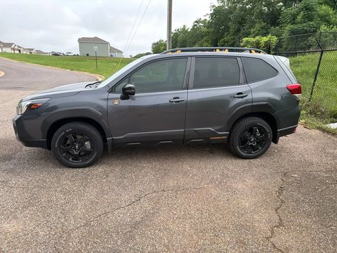 Used 2022 Subaru Forester Wilderness w/ Wilderness Package AWD/4WD image 5