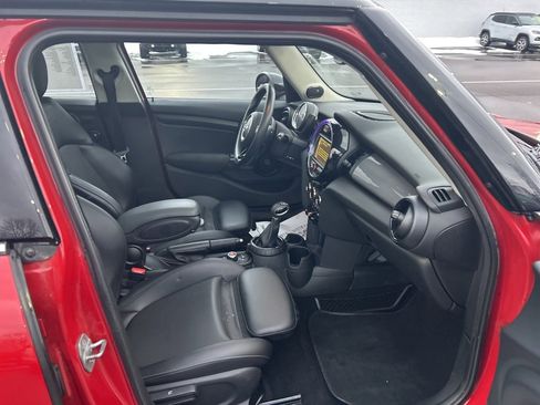 Used 2016 MINI Cooper 4-Door Hardtop image 19