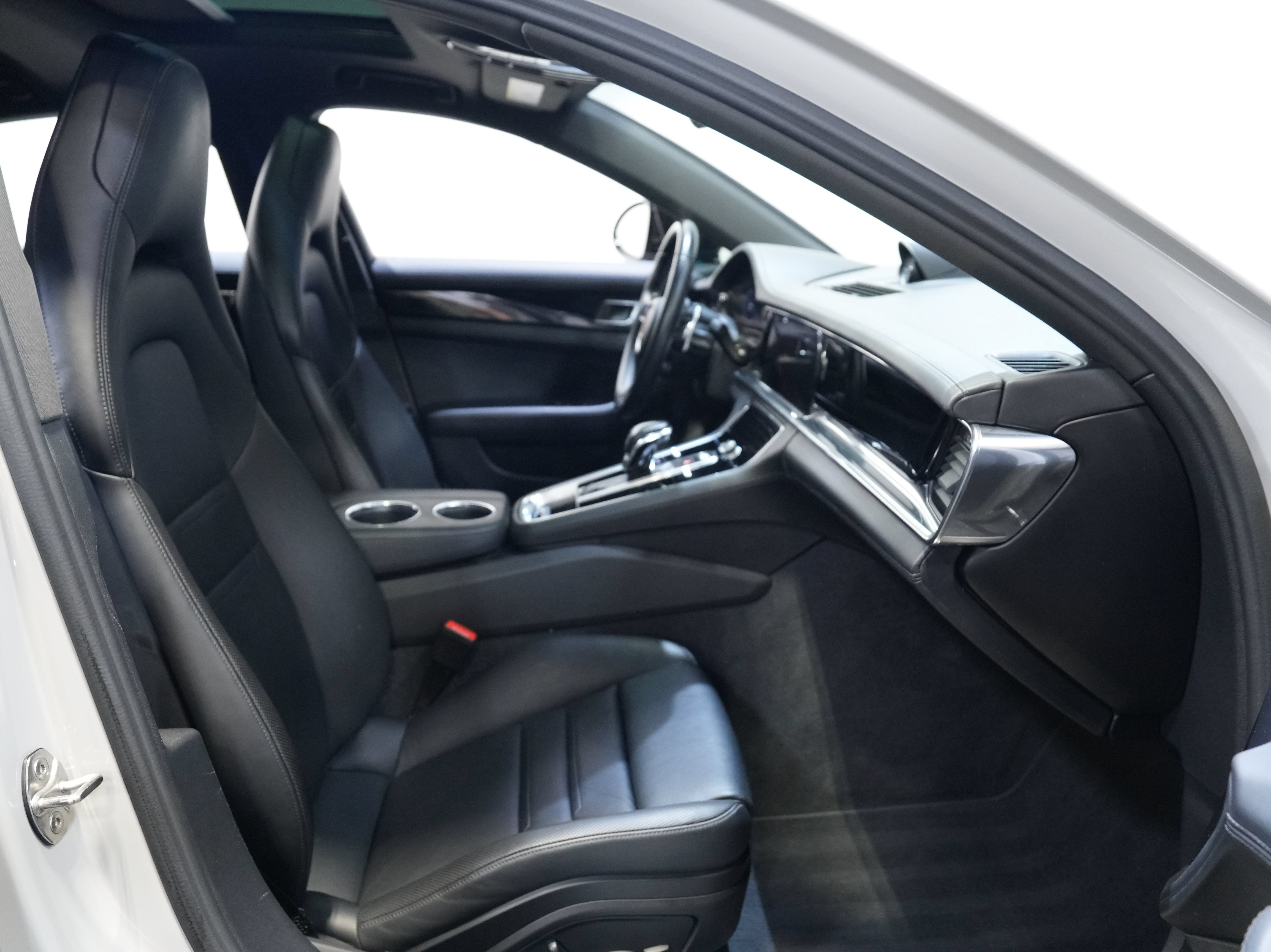 Used 2022 Porsche Panamera 4S w/ Premium Package AWD/4WD image 35