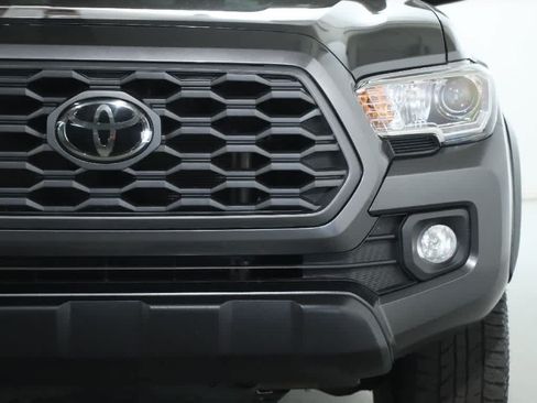 Certified 2023 Toyota Tacoma TRD Off-Road AWD/4WD image 7