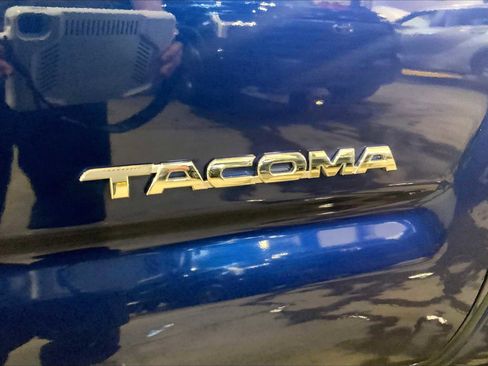 Used 2014 Toyota Tacoma 4x4 Double Cab image 9