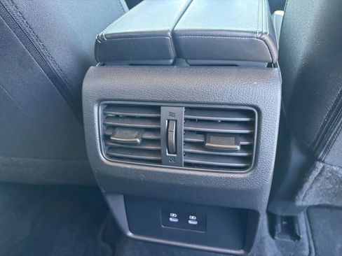 Used 2025 Nissan Rogue SV FWD image 24