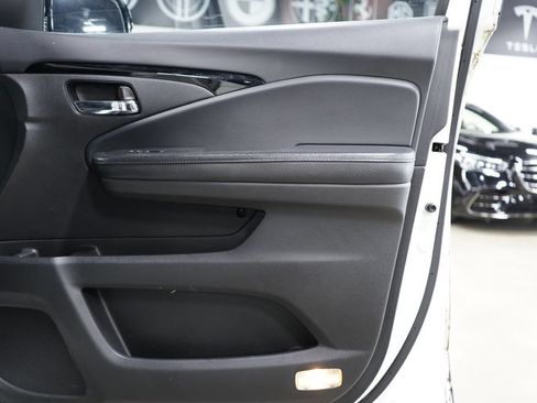 Used 2017 Honda Pilot Touring image 22