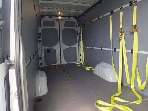 Used 2024 Mercedes-Benz Sprinter 2500 image 19