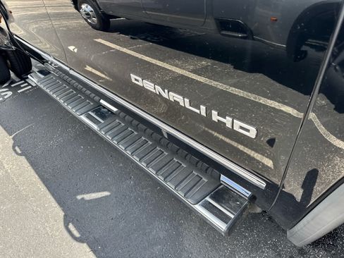 Used 2017 GMC Sierra 3500 Denali w/ Duramax Plus Package AWD/4WD image 6