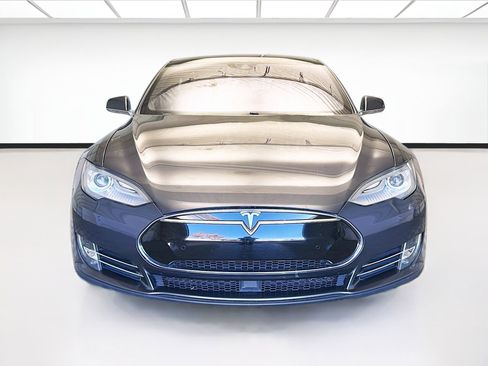 Used 2016 Tesla Model S 70 image 2