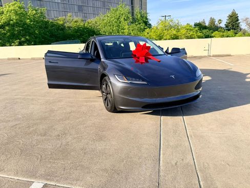Used 2024 Tesla Model 3 Standard Range RWD image 27