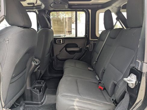 Used 2019 Jeep Wrangler Unlimited Sport S image 14