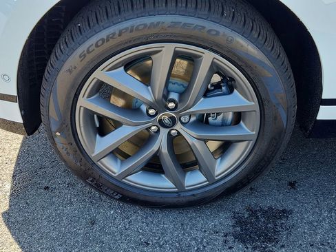 Certified 2026 Land Rover Range Rover Velar Dynamic SE image 9