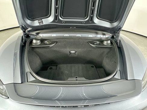 Certified 2025 Porsche 718 Boxster RWD image 24
