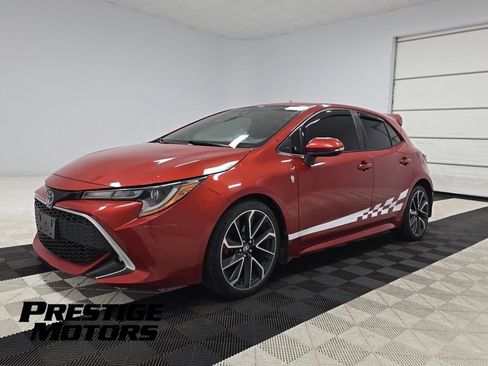 Used 2019 Toyota Corolla XSE FWD image 2