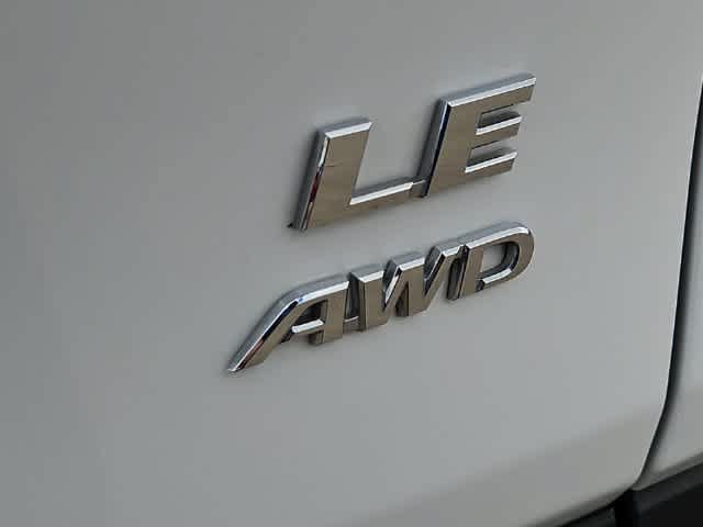 Used 2025 Toyota RAV4 LE AWD/4WD image 11