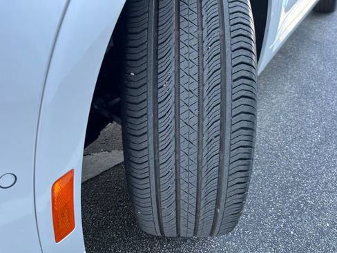 Used 2023 Buick Envision Avenir image 11