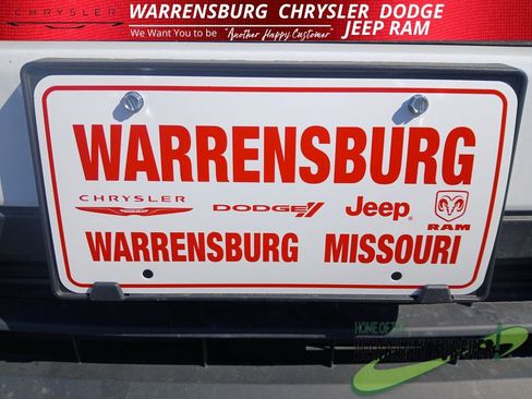 Used 2024 Chrysler Pacifica Touring-L FWD image 28