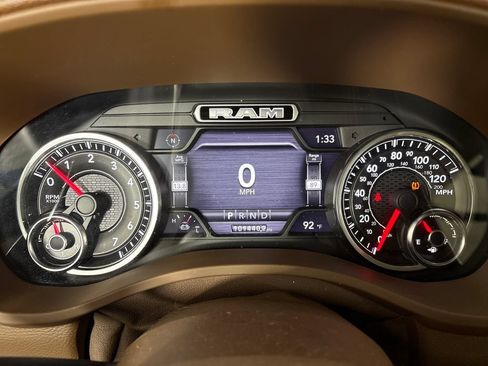 Used 2019 RAM 1500 Laramie AWD/4WD image 21
