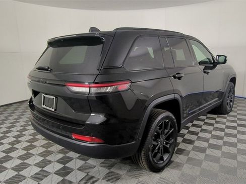 New 2025 Jeep Grand Cherokee Limited w/ Trailer Tow Package image 4